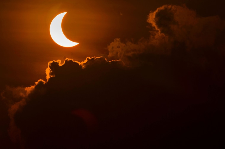 Image: TOPSHOT-INDONESIA-ASTRONOMY-ECLIPSE