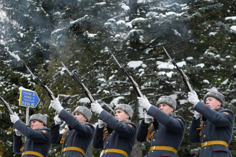 Image: The funeral of Russian Ambassador to Turkey Andrei Karlov at the Khimkinskoye cemetery, Dec. 22.
