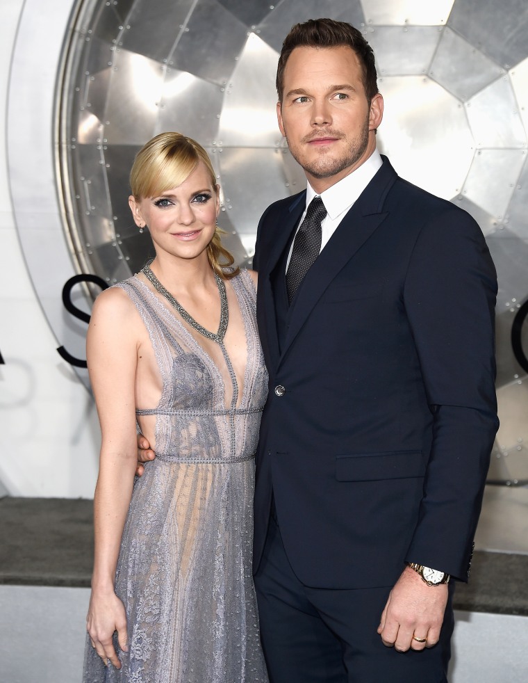 https://media-cldnry.s-nbcnews.com/image/upload/t_fit-760w,f_auto,q_auto:best/newscms/2017_01/1185505/chris-pratt-anna-faris-today-170103.jpg