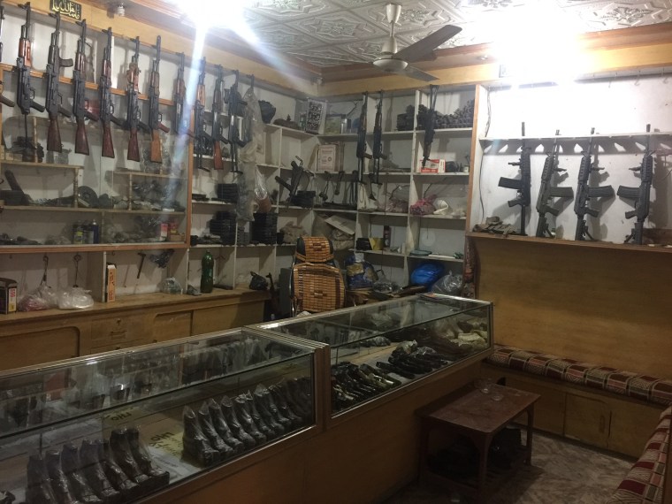 Image: Gun shop in Darra Adam Khel