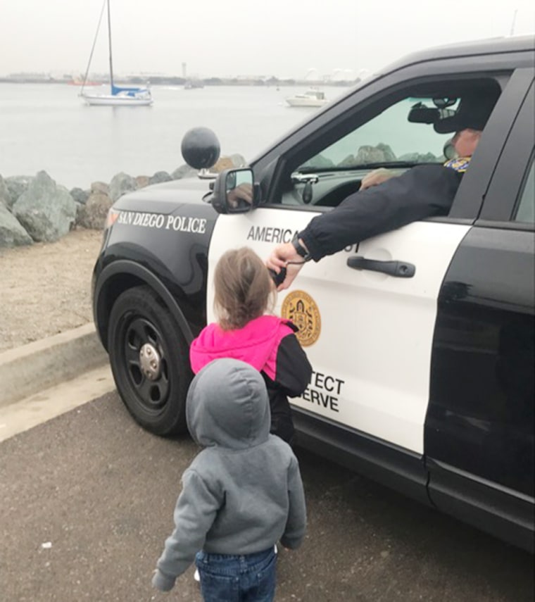 Police Officer Lets Kids Use His Patrol Car P.A. System to Shout Goodbye to Departing Navy Dad