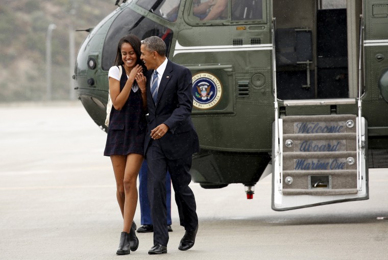 Image: Obama departs Los Angeles