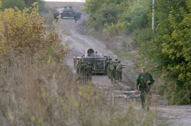 Image: Members of self-proclaimed Donetsk People's Republic forces 