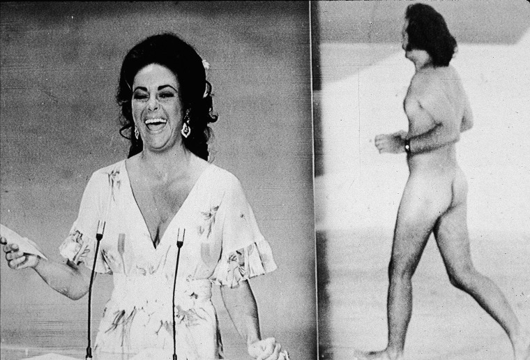 Elizabeth Taylor Reacts To Streaker At Oscars