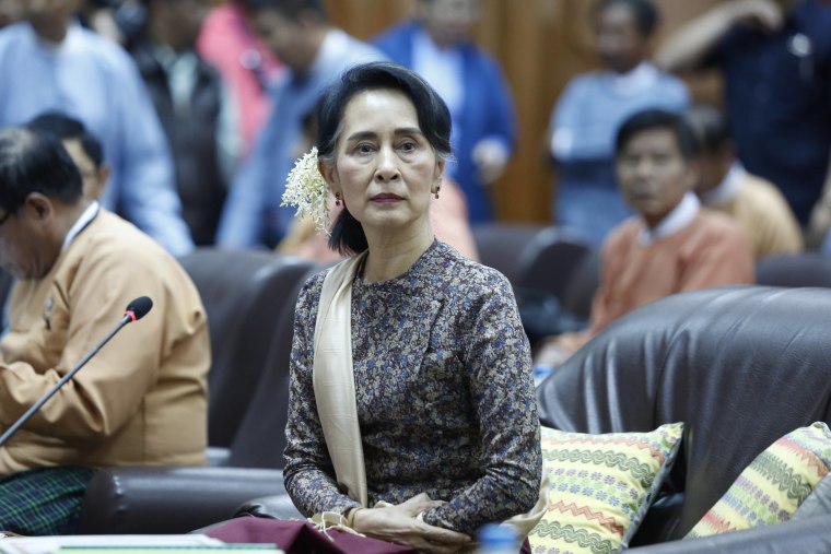 Image: Myanmar's State Counselor Aung San Suu Kyi visits Bagan