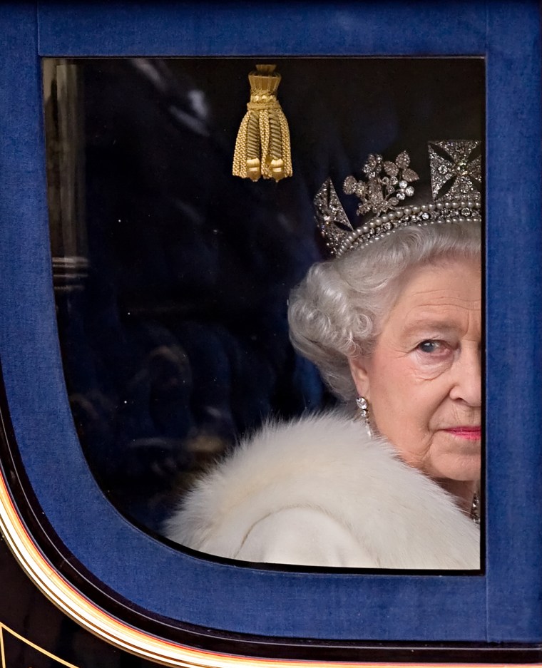 Image: Queen Elizabeth II in 2009