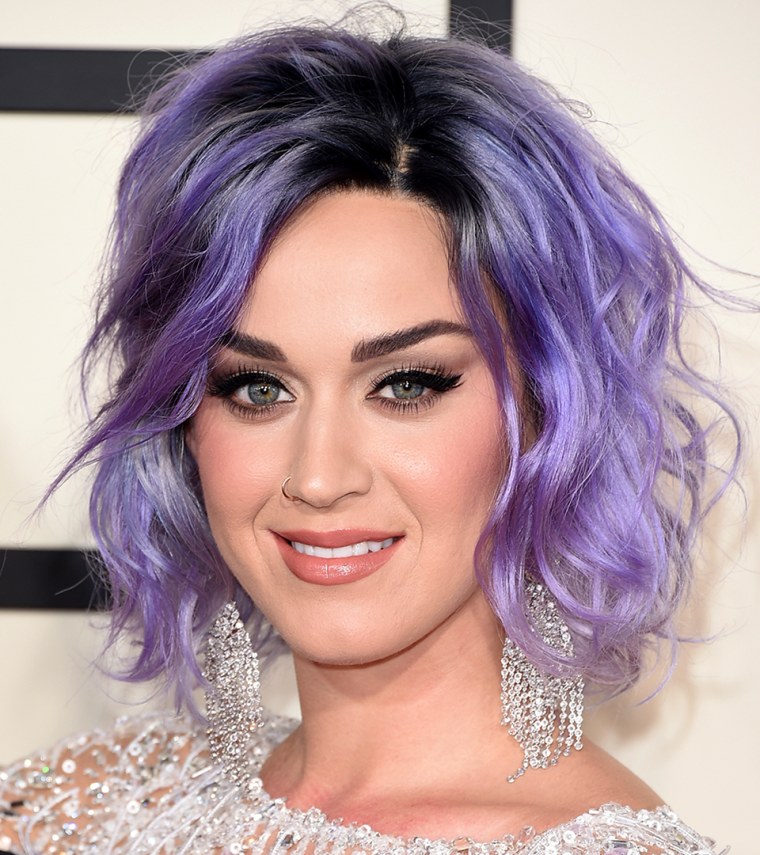 Katy Perry debuts platinum blond hair on Instagram