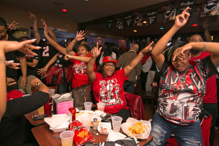 Image: Atlanta Falcons Fans Watch Super Bowl LI Against The New England Patriots