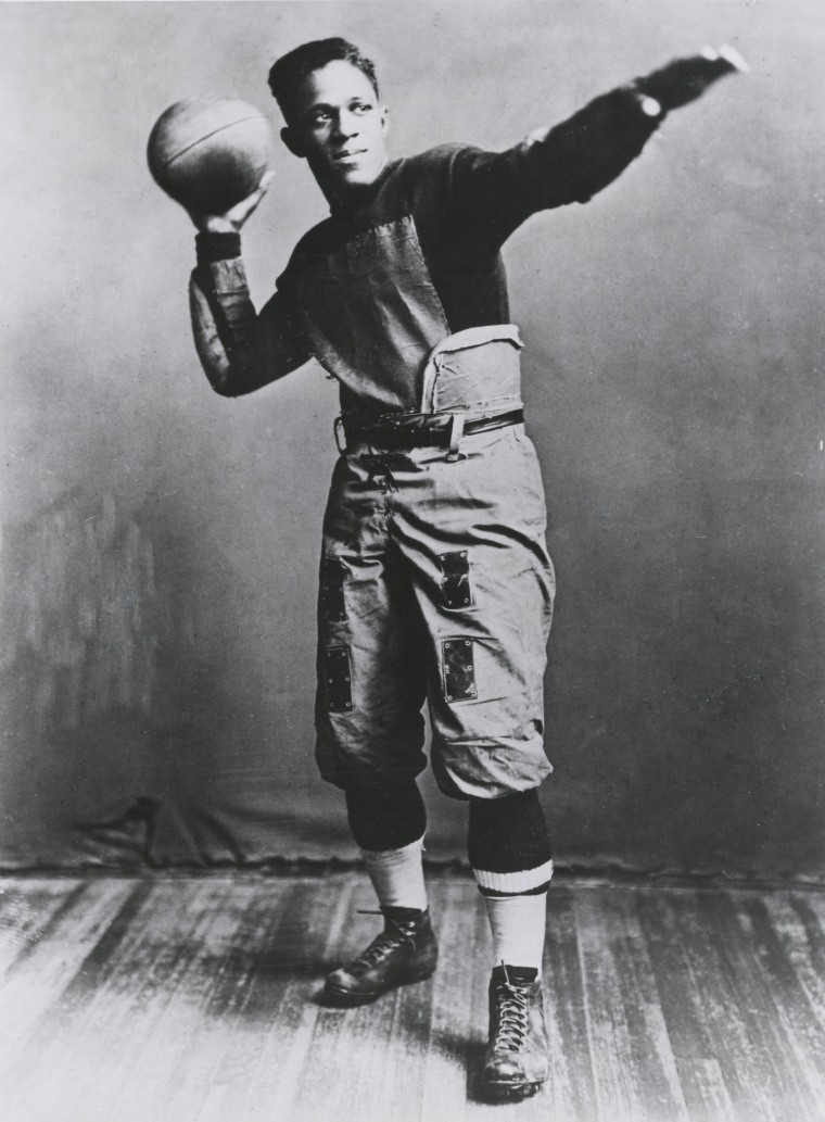 Image: Brown University halfback Fritz Pollard is seen in 1916.