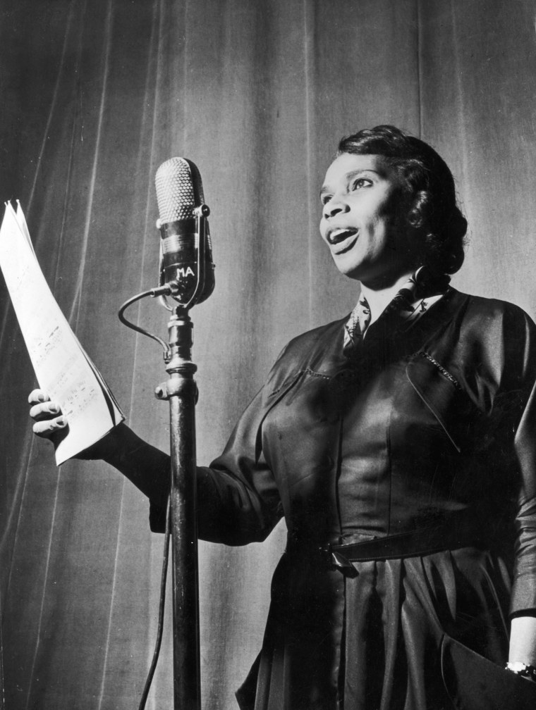 Image: American contralto Marian Anderson performs circa 1945.