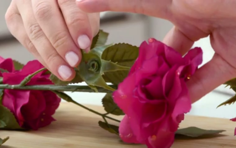 Removing plastic flowers from stems