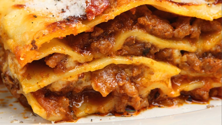 https://media-cldnry.s-nbcnews.com/image/upload/t_fit-760w,f_auto,q_auto:best/newscms/2017_07/1195070/lasagna-stock-today-tease-170213.jpg