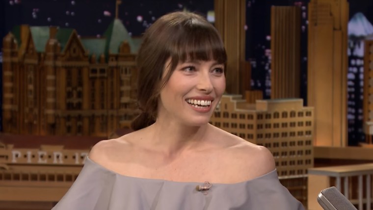 Jessica Biel talking about her all-wet eating habits on "Tonight."