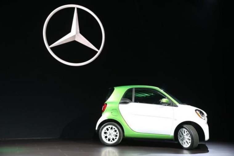 Mercedes introduces the 2017 Smart electric car at the 2016 Los Angeles Auto Show in Los Angeles