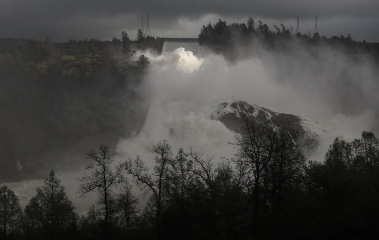 Image: Lake Oroville Dam