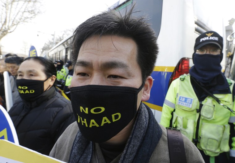 Image: South Korean protesters attend a rally to oppose a plan to deploy an advanced U.S. missile defense system