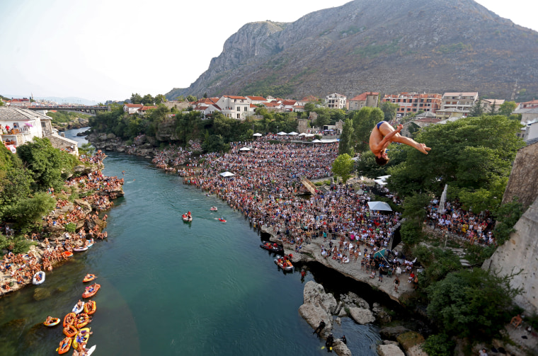 Image: A diver jumps from Mostar's Old Bridge