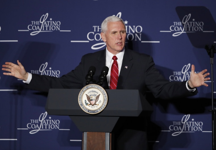 Image: Sean Spicer, Mike Pence