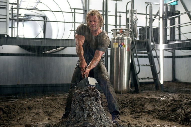 CHRIS HEMSWORTH THOR (2011)