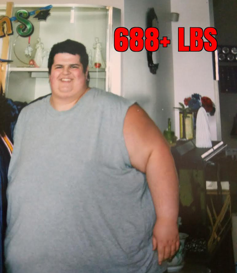 At his heaviest weight, Sal Paradiso estimates he weighed about 700 pounds. He's unsure because he could not find a scale that could register his weight.