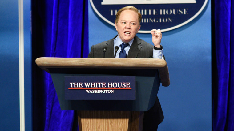 Image: Melissa McCarthy performs in a Saturday Night Live skit as White House press secretary Sean Spicer