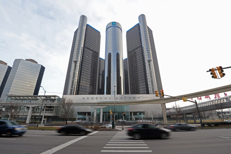 Image: General Motors headquarters in the Renaissance Center