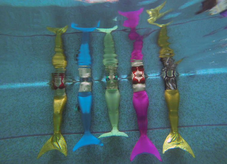 Image: TOPSHOT-RUSSIA-LIFESTYLE-FITNESS-MERMAIDS-OFFBEAT