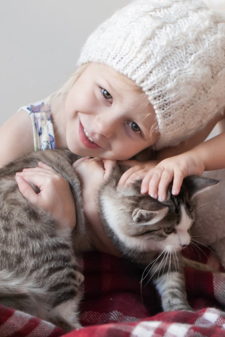 Bylsma's daughter, Graeme, 3, named the kitten Apple after her favorite snack food.