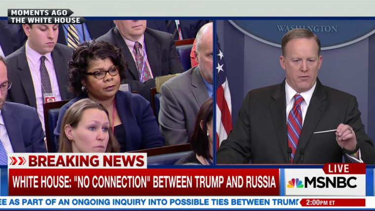 April Ryan and Sean Spicer at the White House press briefing on March 28.
