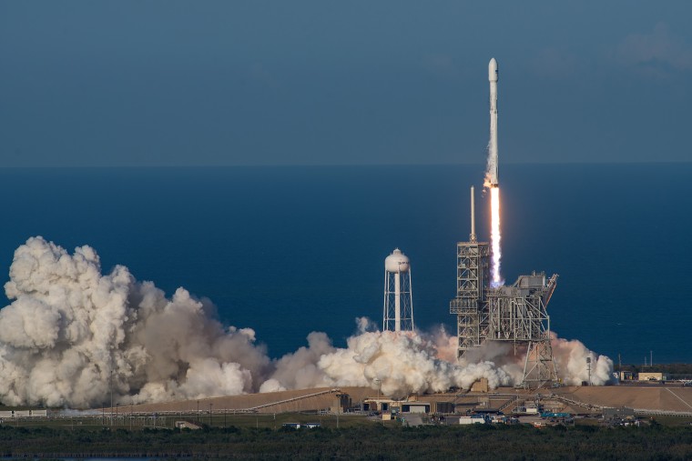 Image: SpaceX Falcon 9 rocket launch