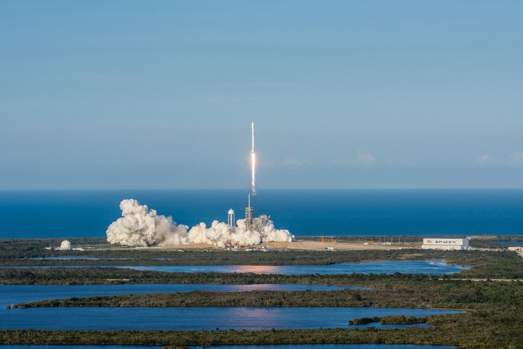 Image: SpaceX Attempts 'Reflight' Launch of Falcon 9 Rocket