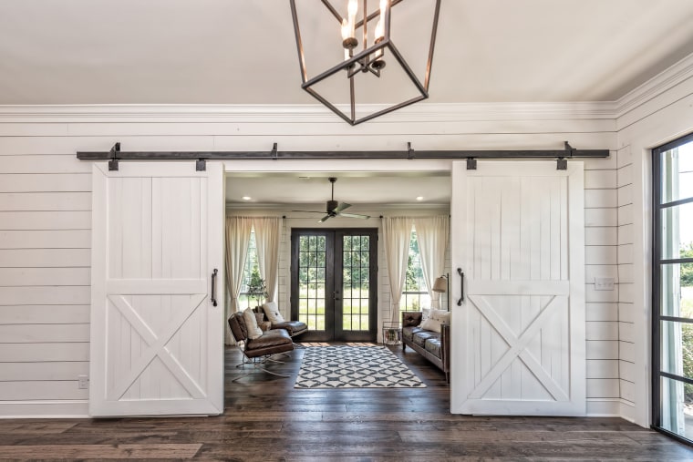 Sliding barn doors barndiminium