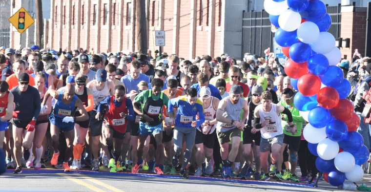 Image: Runners take off during the Scranton half-marathon