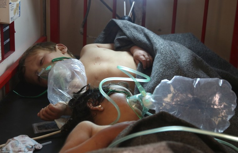 Image: Syrian children receive treatment