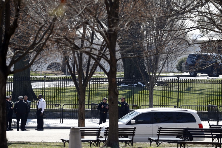 IMAGE: Secret Service at White House