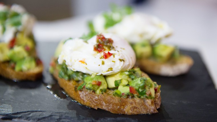 Poached Eggs with Avocado and Lime Mojo