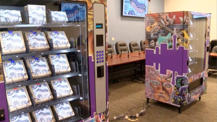 Image: Nevada rolls out the nation's first vending machines that provide clean needles for IV drug users