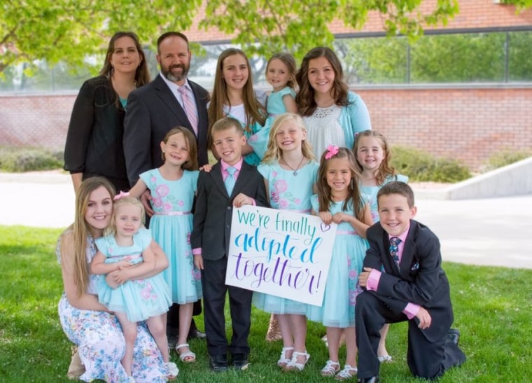 The Sowards family: Ben, Connie, Anna, 13, Grace, 4, Sarah, 15, Lucinda, 17, Ava, 2, Kate, 8, Jaden, 7, Lilli, 9, Desiree, 5, Valerie, 6, and Jared, 10.