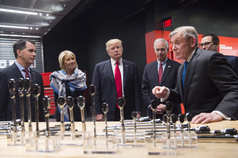 Image: Trump tours Snap-On Tools