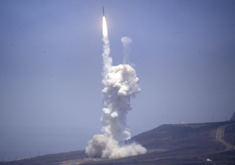 Image: A flight test of the exercising elements of the GMD system launched at the Vandenberg AFB