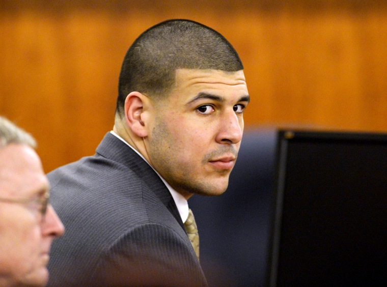 Image: Aaron Hernandez appears in court