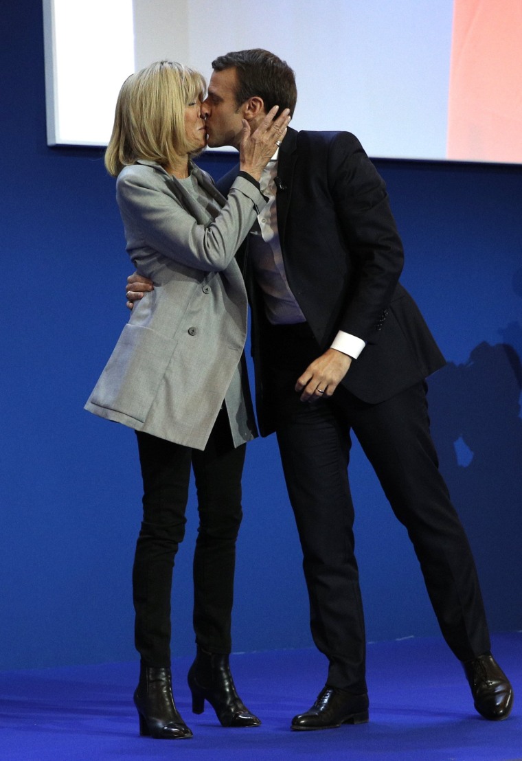 Emmanuel Macron was the only candidate to share the stage with a spouse.