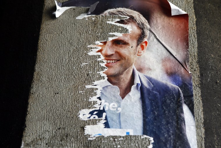 Image: Macron campaign poster 