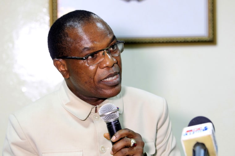 Image: Francis Kateh, Liberia Chief Medical Officer addresses journalists during a press conference