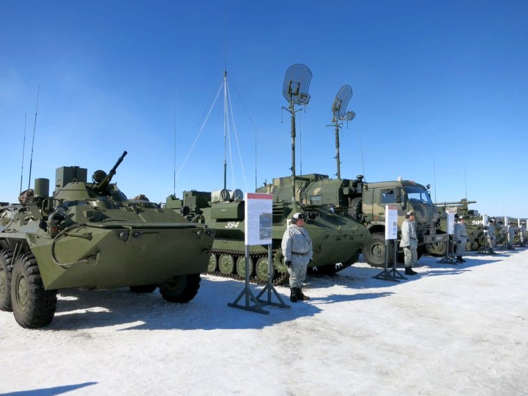 Image: Russian soldiers on April 25