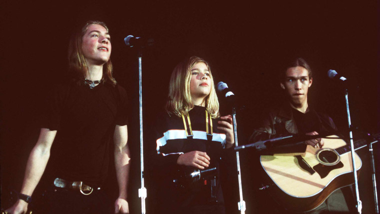 Hanson to 'MMMBop' and globetrot for huge 25th anniversary tour