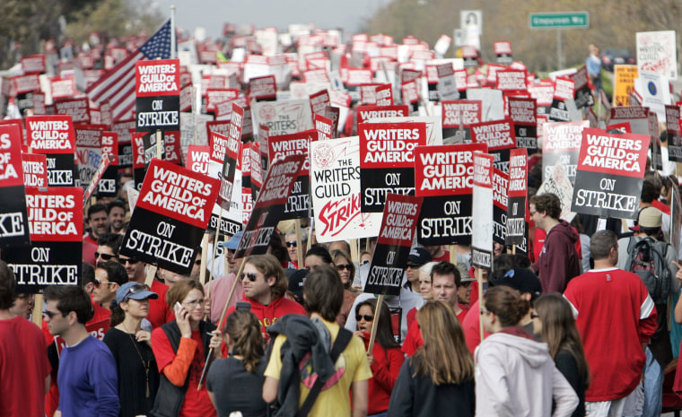 Image: Thousands of Writers Guild of America (WGA) writers and others strike in 2007