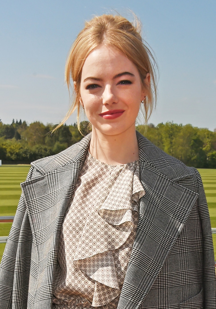 Met Gala 2016: Emma Stone Debuts Dark Brunette Hair on the Red Carpet