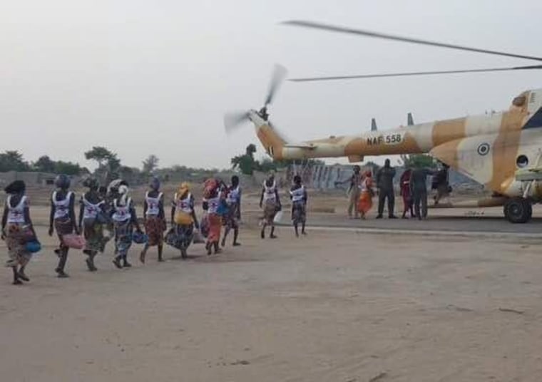 Image: 82 Nigerian Chibok, school girls released