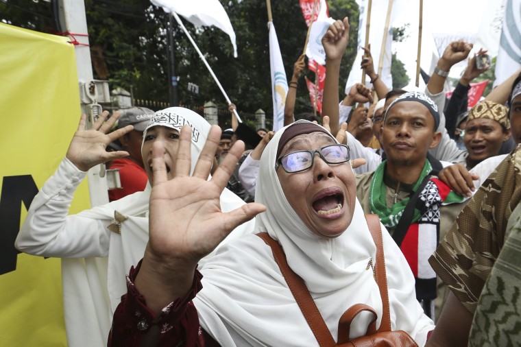 Image: Muslim protests against "Ahok"